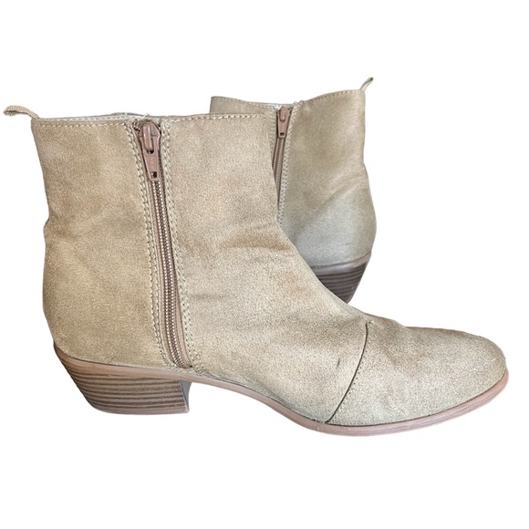 GAP Tan Suede Fringe Booties - Picture 4 of 10